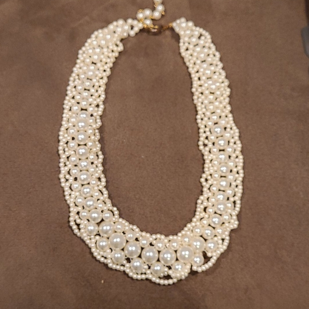 Pearl chocker necklace